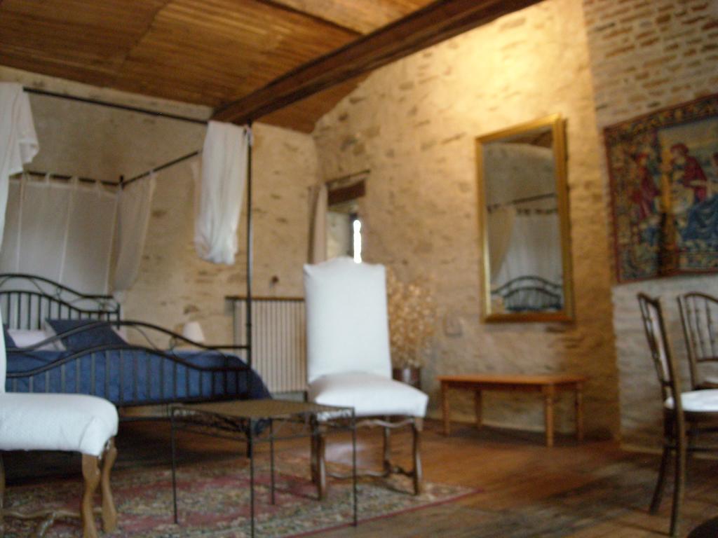 Breuil-Barret La Tour Des Laudes Bed & Breakfast 部屋 写真