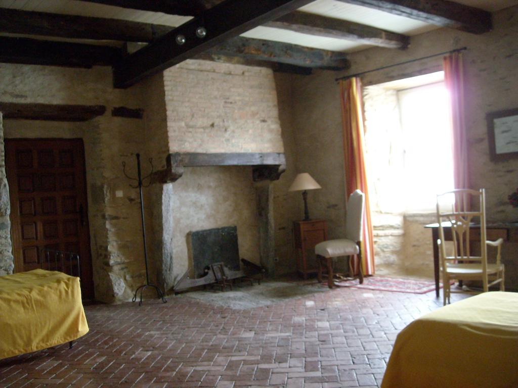 Breuil-Barret La Tour Des Laudes Bed & Breakfast 部屋 写真