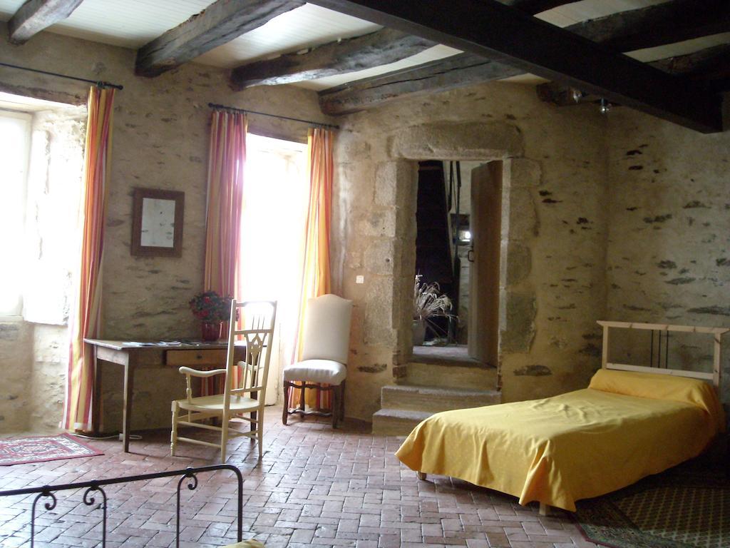 Breuil-Barret La Tour Des Laudes Bed & Breakfast 部屋 写真