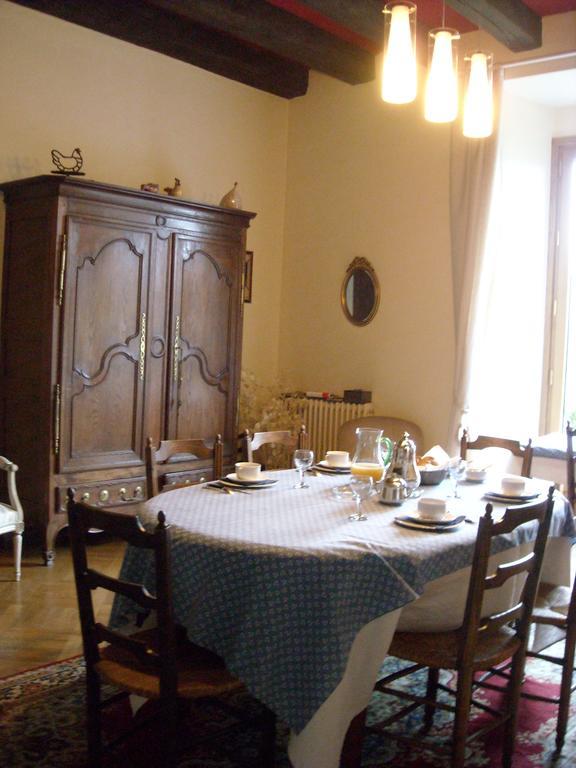 Breuil-Barret La Tour Des Laudes Bed & Breakfast エクステリア 写真