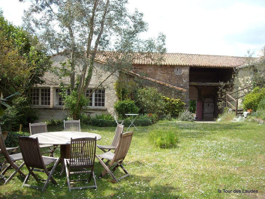 Breuil-Barret La Tour Des Laudes Bed & Breakfast エクステリア 写真