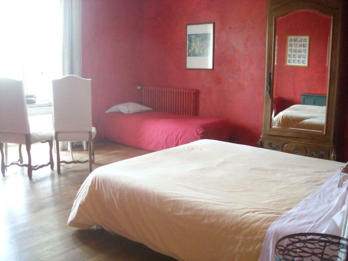 Breuil-Barret La Tour Des Laudes Bed & Breakfast エクステリア 写真