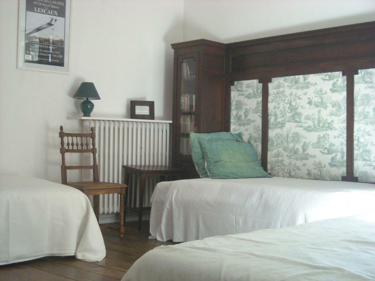 Breuil-Barret La Tour Des Laudes Bed & Breakfast エクステリア 写真