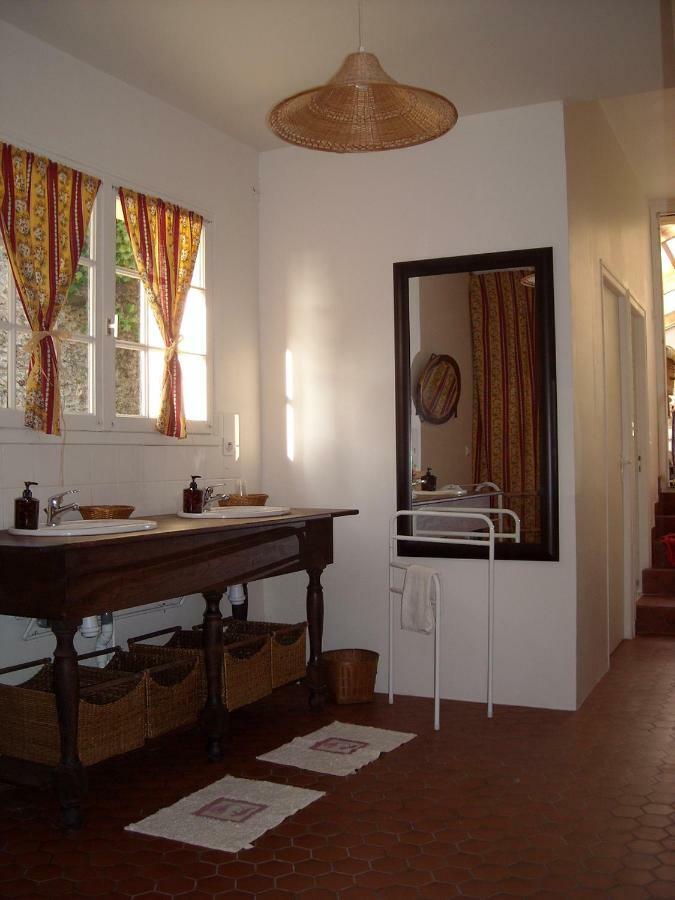 Breuil-Barret La Tour Des Laudes Bed & Breakfast エクステリア 写真